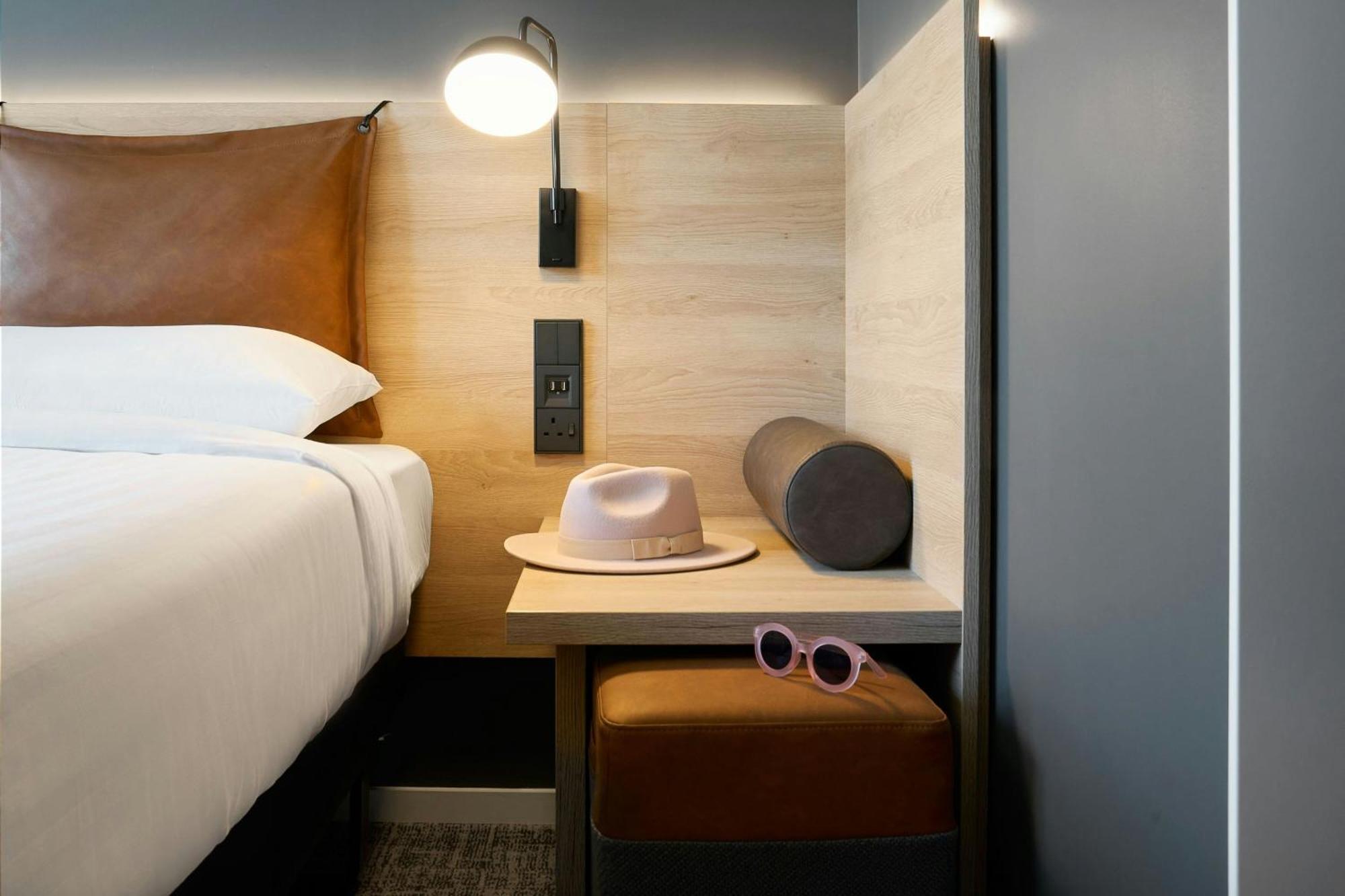 Отель Moxy Бристоль Экстерьер фото
